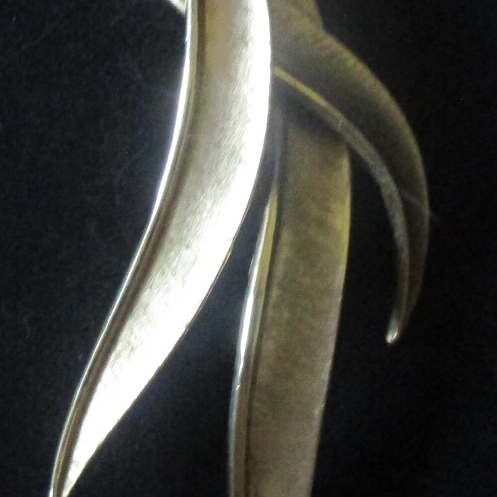Vintage Trifari Three (3) Leaf Brushed Gold Tone Brooch/Pin Stamped 4" x 1.75"